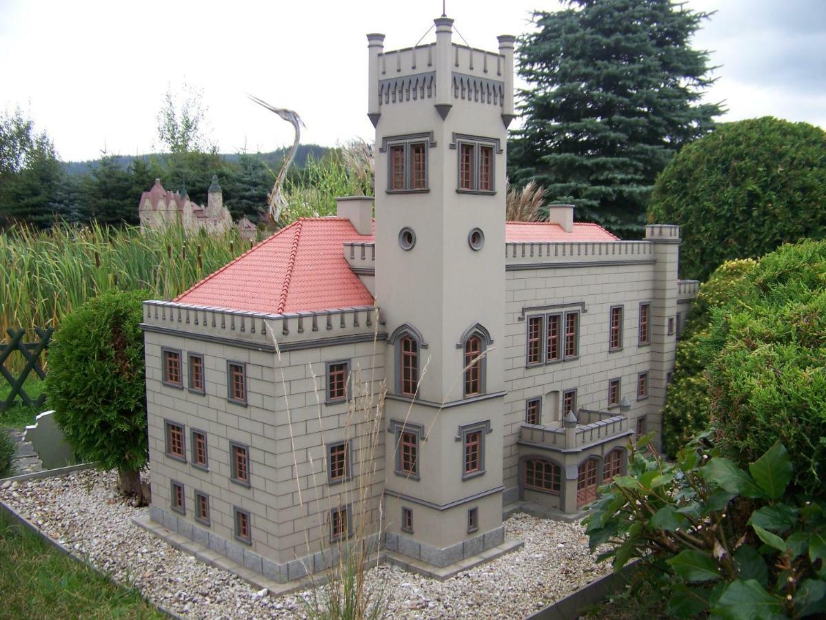 Palac Dabrowica Dabrowica  Kültér fotó